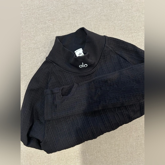 ALO Cropped Black Cable Knit Long Sleeve Top. XS. New with tags. - Picture 7 of 7